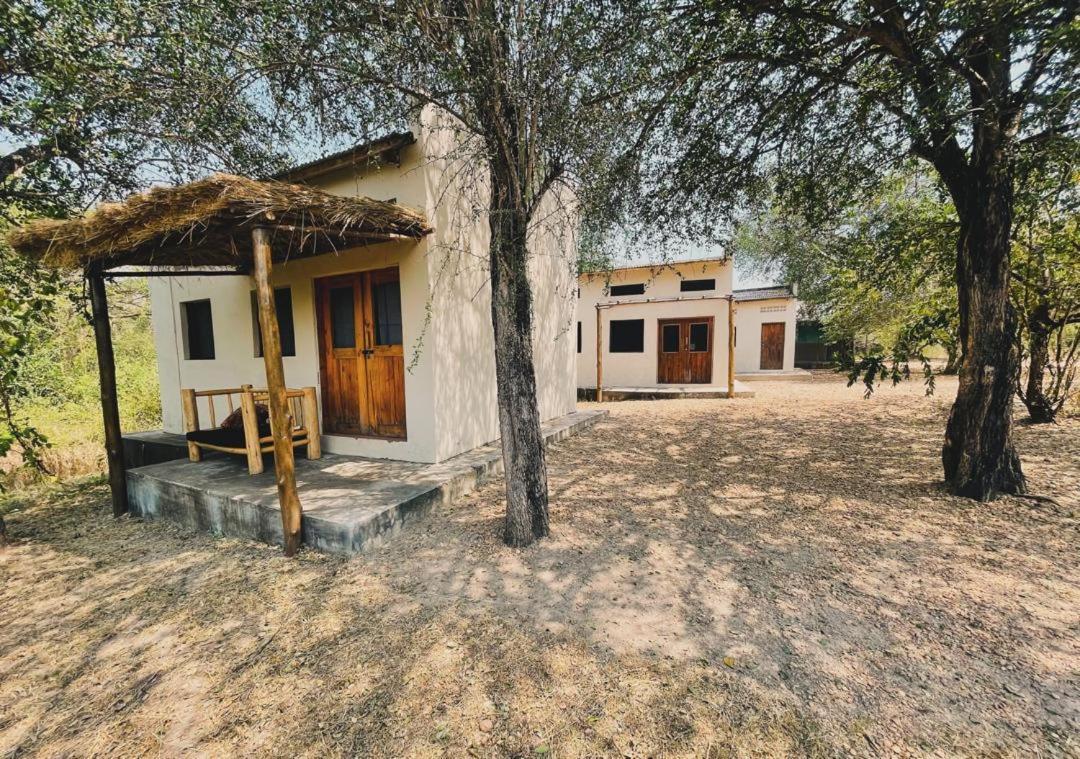 Murchison Giraffe Camp Paraa Exterior photo